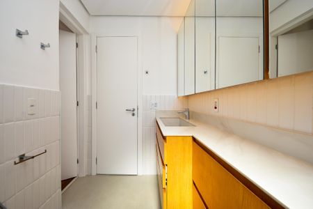 Apartamento para alugar com 242m², 3 quartos e 4 vagasBanheiro da Suíte 3