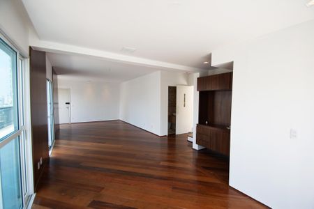 Apartamento para alugar com 242m², 3 quartos e 4 vagasSala