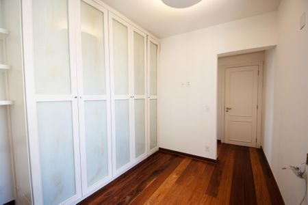 Apartamento para alugar com 242m², 3 quartos e 4 vagassuite 2