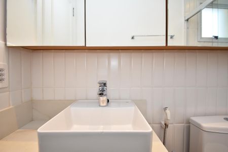 Apartamento para alugar com 242m², 3 quartos e 4 vagasBanheiro da Suíte 1