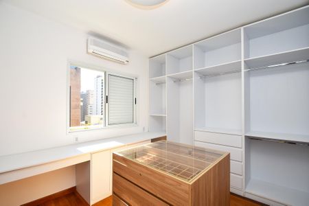 Apartamento para alugar com 242m², 3 quartos e 4 vagasCloset 2 Suíte 3