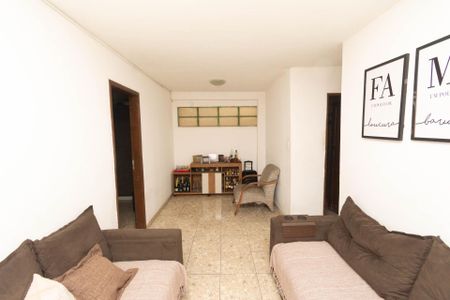 Casa à venda com 200m², 6 quartos e 1 vagaCasa1 - Sala