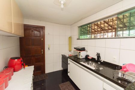 Casa à venda com 200m², 6 quartos e 1 vagaCasa2 - Cozinha