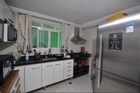 Casa à venda com 140m², 2 quartos e 2 vagasCozinha