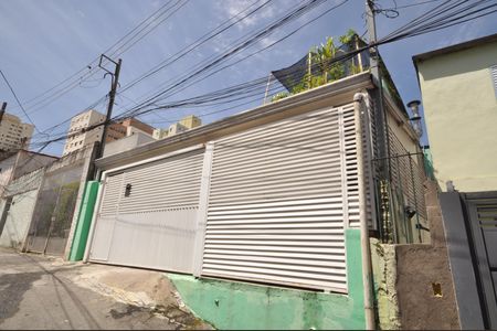 Casa à venda com 140m², 2 quartos e 2 vagasFachada