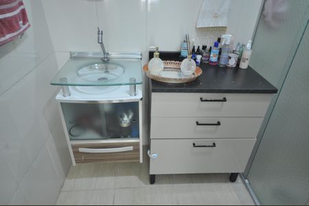 Casa à venda com 140m², 2 quartos e 2 vagasBanheiro