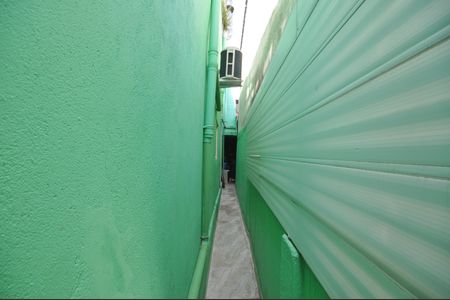 Casa à venda com 140m², 2 quartos e 2 vagasCorredor lateral