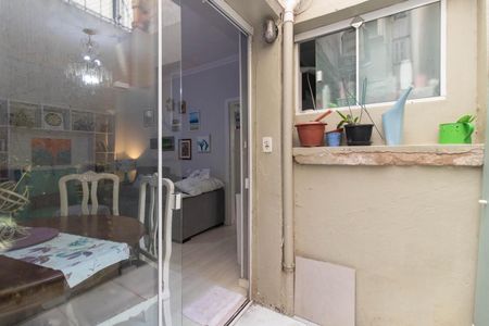 Apartamento à venda com 75m², 3 quartos e sem vagaÁrea externa