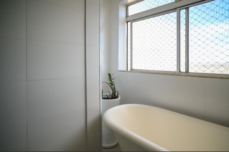 Apartamento à venda com 100m², 2 quartos e 2 vagasBanheiro Quarto 2 - Suite