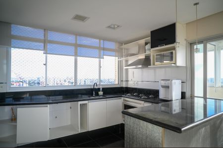 Apartamento à venda com 100m², 2 quartos e 2 vagasCozinha