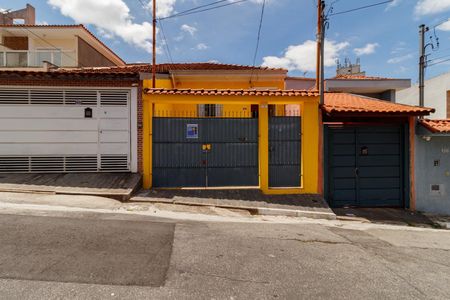 Casa para alugar com 90m², 2 quartos e 1 vaga Casa para alugar com 90m², 2 quartos e 1 vagaFachada