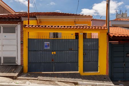 Casa para alugar com 90m², 2 quartos e 1 vaga Casa para alugar com 90m², 2 quartos e 1 vagaFachada