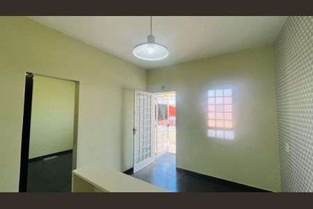 Sala de casa para alugar com 2 quartos, 80m² em Vila Rossi E Borchi, Campinas