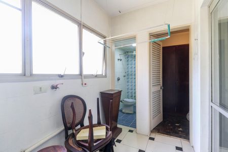 Apartamento à venda com 126m², 3 quartos e 1 vagaÁrea de Serviço