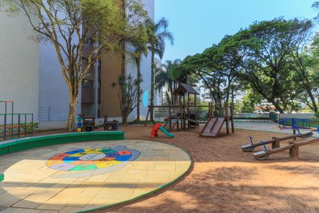 Apartamento à venda com 126m², 3 quartos e 1 vagaÁrea comum - Playground