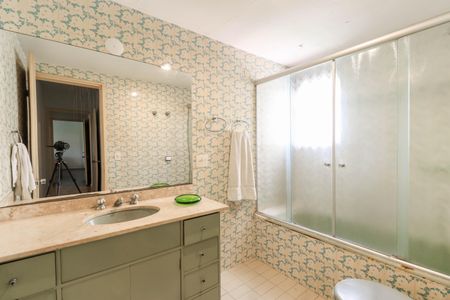 Apartamento à venda com 126m², 3 quartos e 1 vagaBanheiro da Suíte