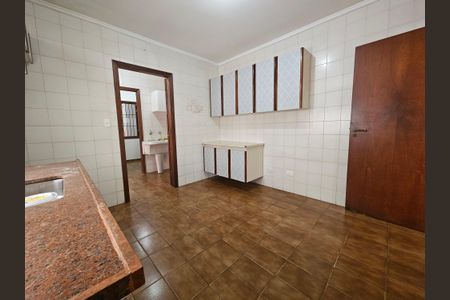 Casa à venda com 155m², 3 quartos e 2 vagasCozinha - Armários