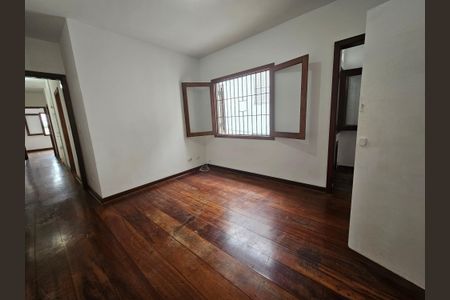 Casa à venda com 155m², 3 quartos e 2 vagasSuíte