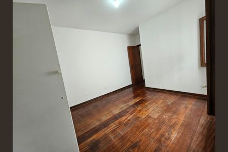 Casa à venda com 155m², 3 quartos e 2 vagasSuíte