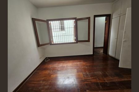 Casa à venda com 155m², 3 quartos e 2 vagasSuíte