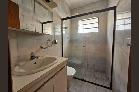 Casa à venda com 155m², 3 quartos e 2 vagasBanheiro