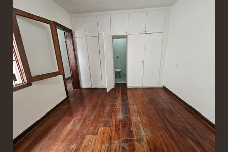 Casa à venda com 155m², 3 quartos e 2 vagasSuíte