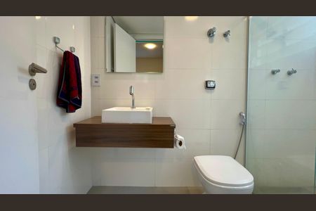 Apartamento para alugar com 75m², 2 quartos e 1 vaga Apartamento para alugar com 75m², 2 quartos e 1 vagaBanheiro da Suíte