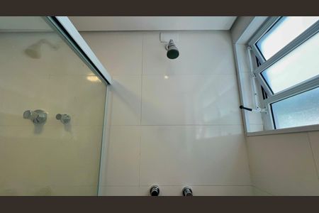 Apartamento para alugar com 75m², 2 quartos e 1 vaga Apartamento para alugar com 75m², 2 quartos e 1 vagaBanheiro da Suíte