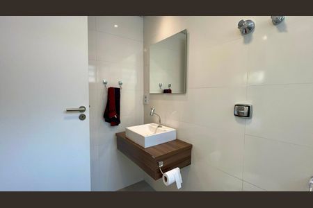 Apartamento para alugar com 75m², 2 quartos e 1 vaga Apartamento para alugar com 75m², 2 quartos e 1 vagaBanheiro da Suíte