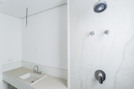 Apartamento à venda com 375m², 4 quartos e 3 vagas Apartamento à venda com 375m², 4 quartos e 3 vagasBanheiro da Suíte 4