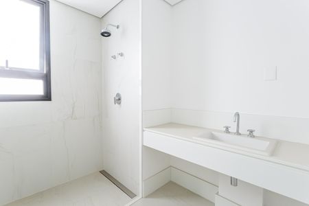 Apartamento à venda com 375m², 4 quartos e 3 vagas Apartamento à venda com 375m², 4 quartos e 3 vagasBanheiro da Suíte 4