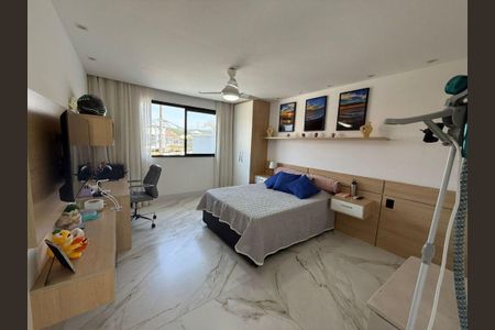 Casa à venda com 3 quartos, 209m² em Camboinhas, Niterói