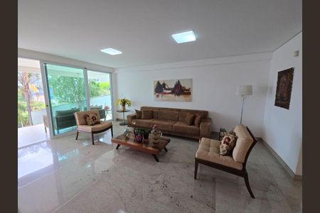 Casa à venda com 3 quartos, 320m² em Jardim Serrano, Nova Lima