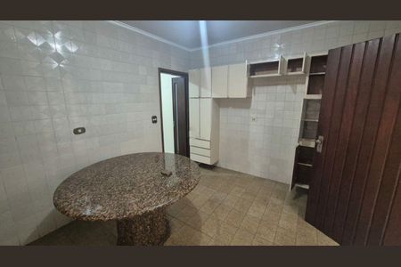 Casa à venda com 2 quartos, 111m² em Vila Invernada, São Paulo