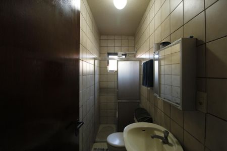 Casa à venda com 321m², 5 quartos e 2 vagasBanheiro 2