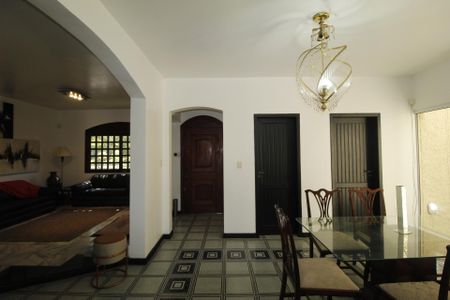 Casa à venda com 321m², 5 quartos e 2 vagasSala de Jantar