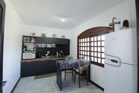 Casa à venda com 321m², 5 quartos e 2 vagasCozinha