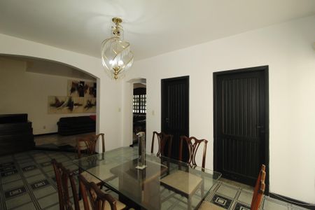 Casa à venda com 321m², 5 quartos e 2 vagasSala de Jantar