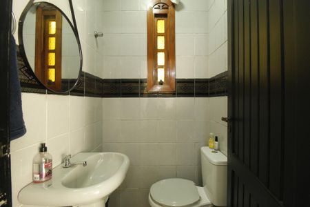 Casa à venda com 321m², 5 quartos e 2 vagasLavabo