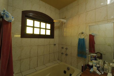 Casa à venda com 321m², 5 quartos e 2 vagasBanheiro da Suíte 1