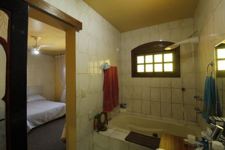 Casa à venda com 321m², 5 quartos e 2 vagasBanheiro da Suíte 1