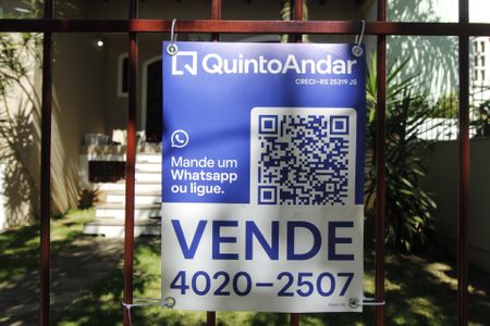 Casa à venda com 321m², 5 quartos e 2 vagasDetalhe