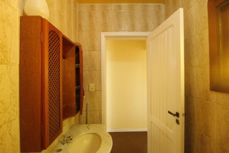 Casa à venda com 321m², 5 quartos e 2 vagasBanheiro 1