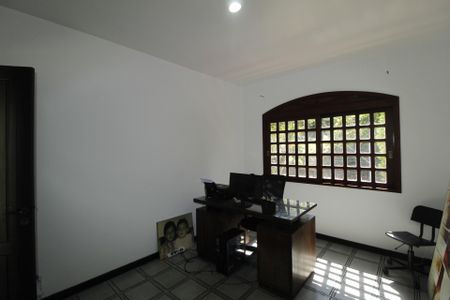 Casa à venda com 321m², 5 quartos e 2 vagasEscritório