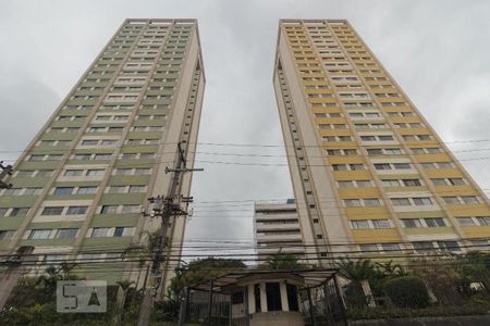 Apartamento para alugar com 96m², 3 quartos e 1 vaga Apartamento para alugar com 96m², 3 quartos e 1 vagaFachada