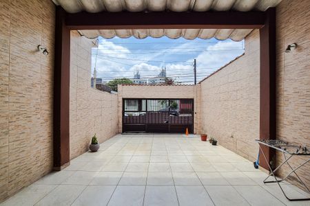 Casa à venda com 140m², 2 quartos e 4 vagas Casa à venda com 140m², 2 quartos e 4 vagasGaragem