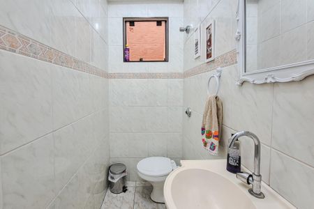 Casa à venda com 140m², 2 quartos e 4 vagas Casa à venda com 140m², 2 quartos e 4 vagasBanheiro da Suíte 2