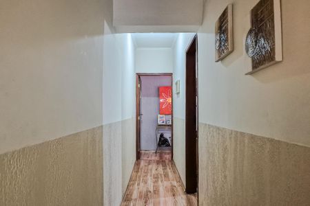 Casa à venda com 140m², 2 quartos e 4 vagas Casa à venda com 140m², 2 quartos e 4 vagascorredor