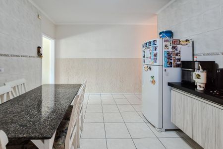 Casa à venda com 140m², 2 quartos e 4 vagas Casa à venda com 140m², 2 quartos e 4 vagasCozinha - Armários