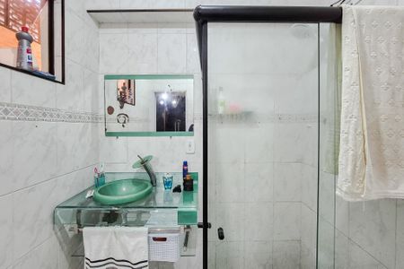 Casa à venda com 140m², 2 quartos e 4 vagas Casa à venda com 140m², 2 quartos e 4 vagasBanheiro da Suíte 1